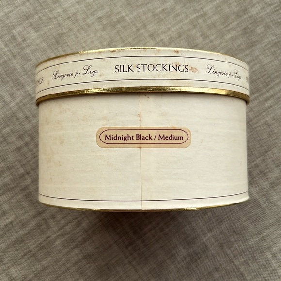 VINTAGE VICTORIA’S SECRET BLACK 100% SILK STOCKINGS Made in Italy 80s SZ Medium - Picture 3 of 10